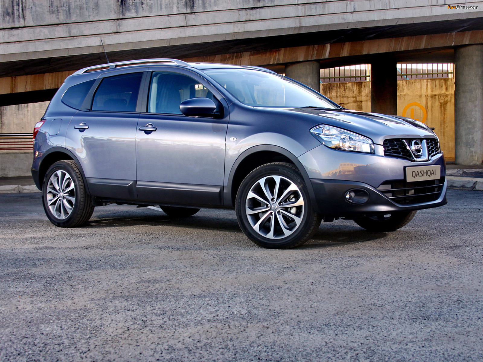 Nissan Qashqai+2 ZA-spec 2010 wallpapers (1600 x 1200)