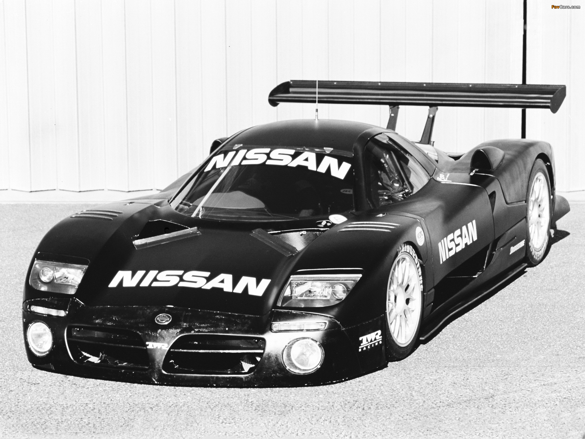 Nissan R390 GT1 1997–98 wallpapers (2048 x 1536)
