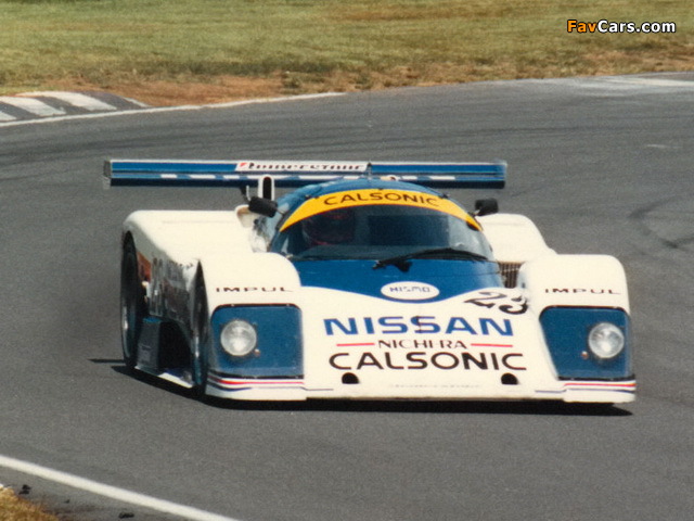 Photos of Nissan R86V 1986–87 (640 x 480)