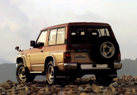 Nissan Safari 3-door (Y60) 1987–97 photos