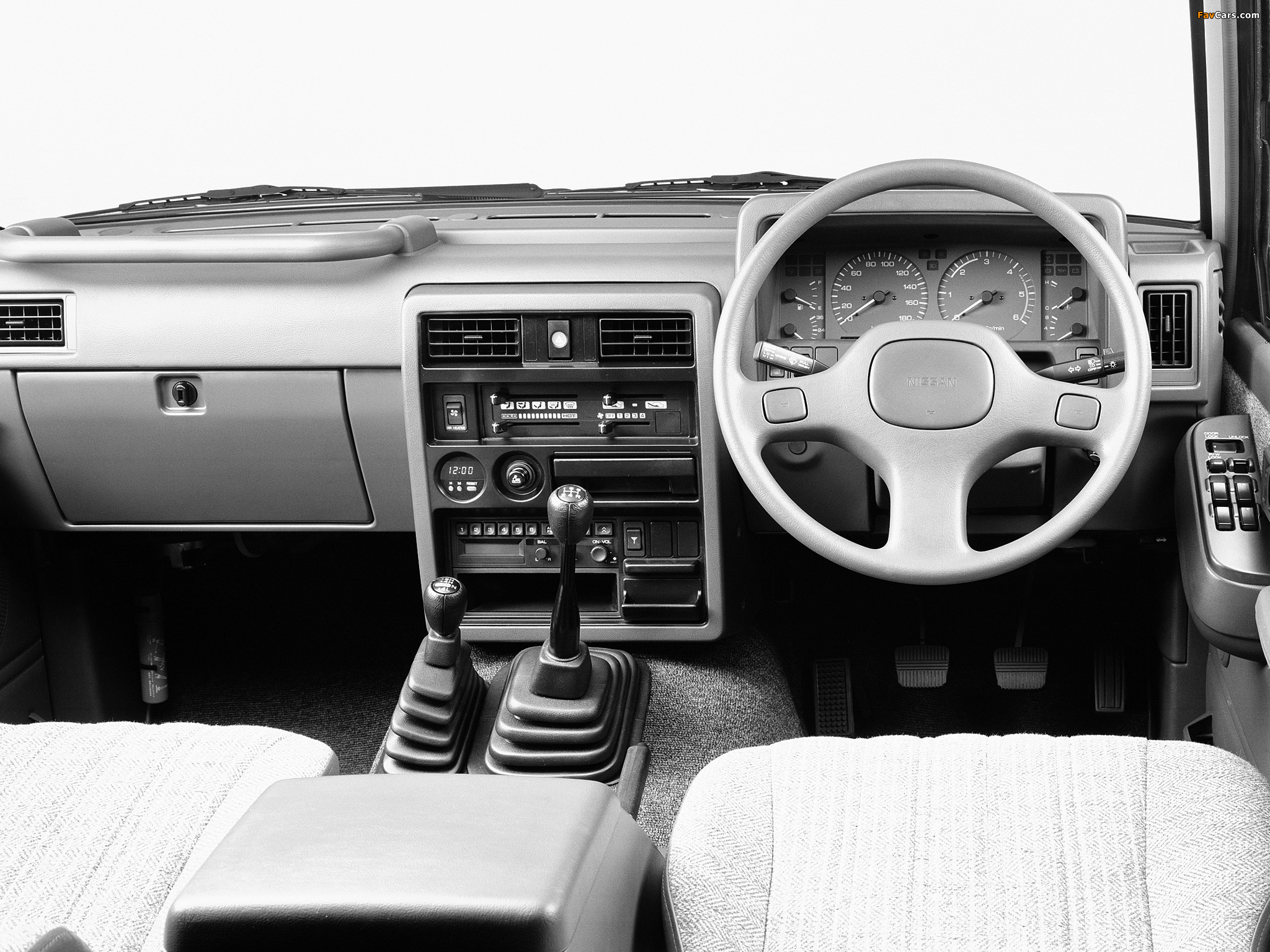 Photos of Nissan Safari 5-door (Y60) 1987–97 (2048 x 1536)