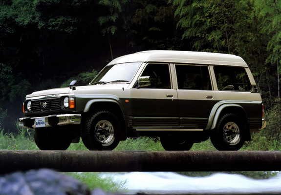 Photos of Nissan Safari High Roof (Y60) 1987–97
