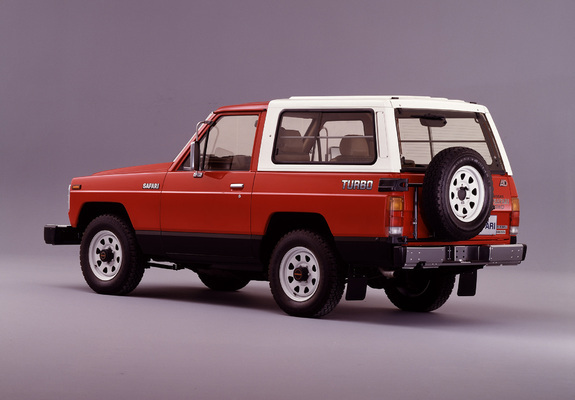 Pictures of Nissan Safari Hard Top (161) 1985–87