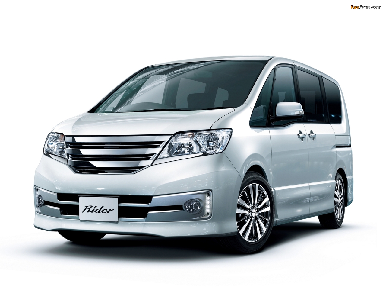 Images of Autech Nissan Serena Rider Perfomance Spec (C26) 2011 (1280 x 960)