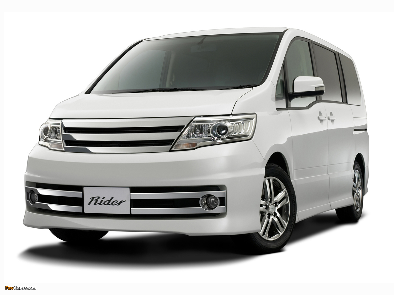 Photos of Autech Nissan Serena Rider (C25) 2008–10 (1280 x 960)