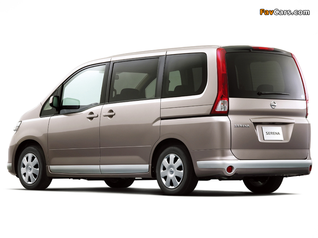 Pictures of Nissan Serena 20RX/20RS (C25) 2005–08 (640 x 480)