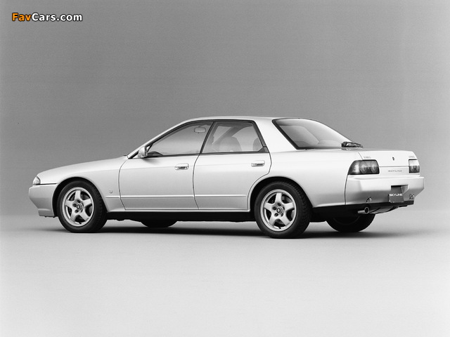 Images of Nissan Skyline GTS-T Sedan (HCR32) 1991–92 (640 x 480)