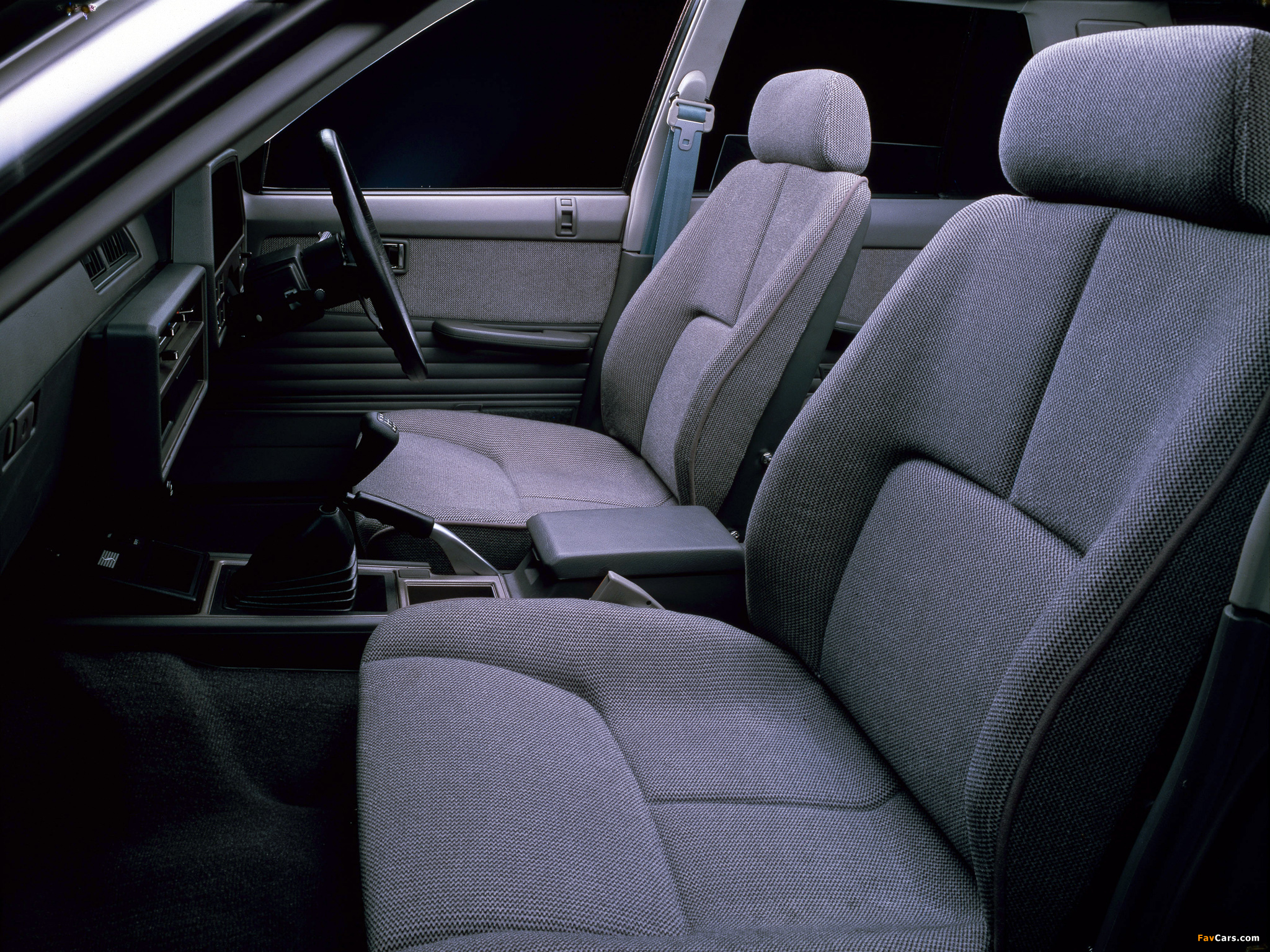 Nissan Skyline 2000 Turbo RS Sedan (DR30JFT) 1983 photos (2048 x 1536)