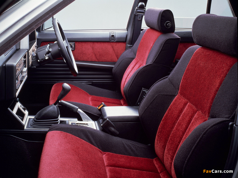 Nissan Skyline 2000 RS-X Turbo C Sedan (DR30XFS) 1984–85 pictures (800 x 600)