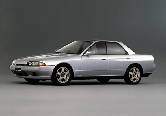 Nissan Skyline GTS-T Sedan (RCR32) 1989–91 pictures