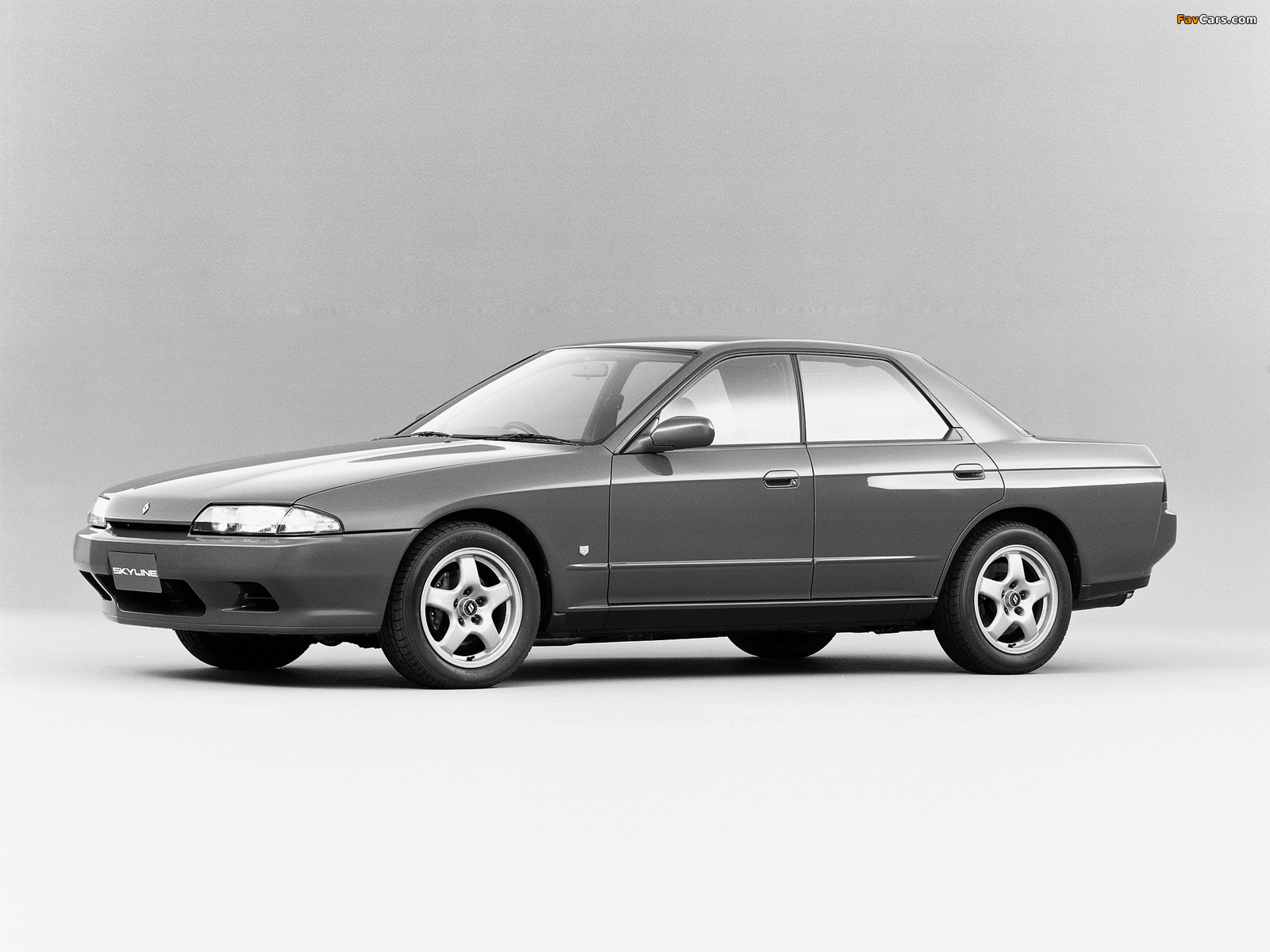 Nissan Skyline 1.8 Sedan (FR32) 1989–91 wallpapers (1600 x 1200)