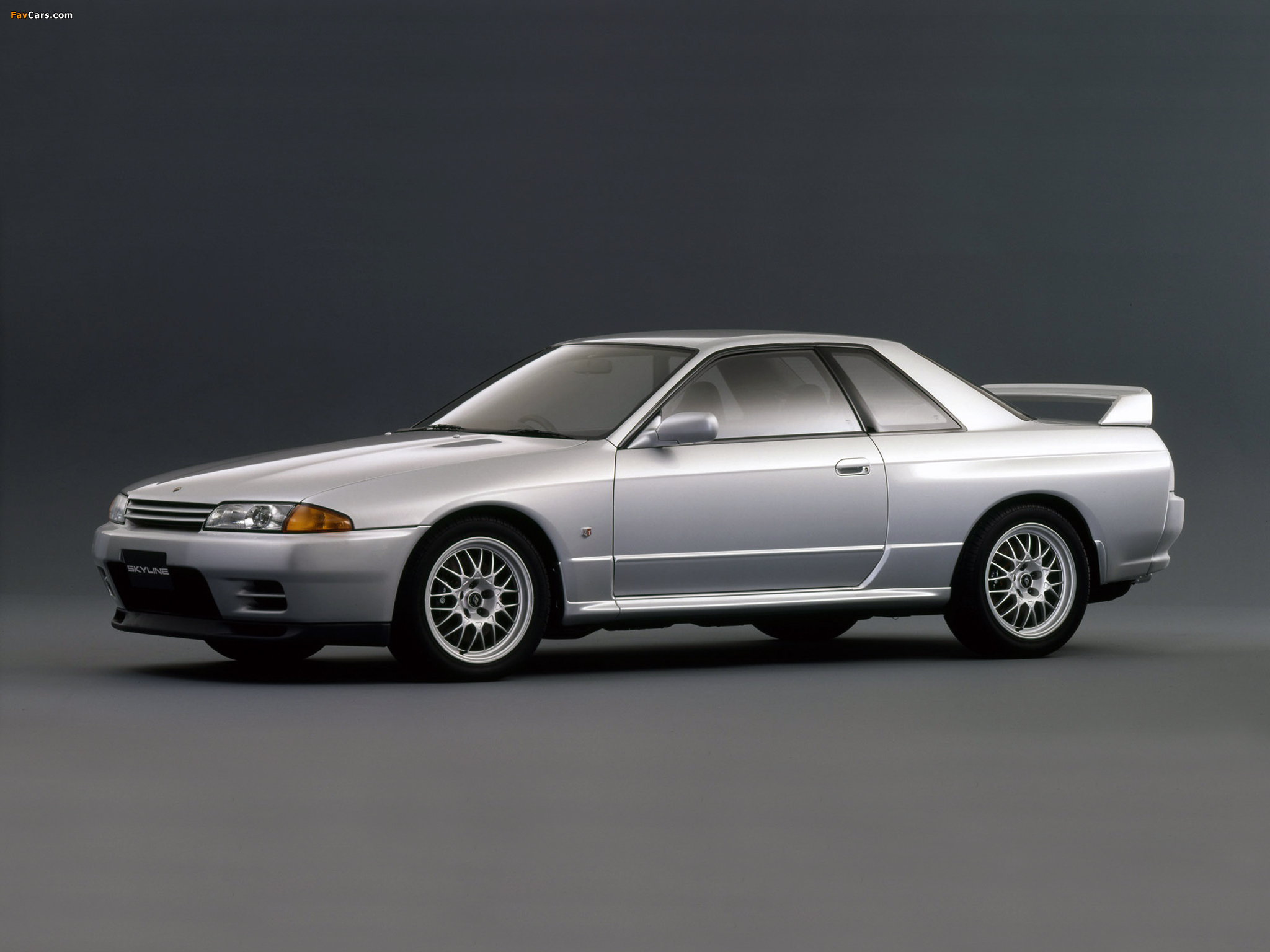 Nissan Skyline GT-R V-spec (BNR32) 1993–94 photos (2048 x 1536)