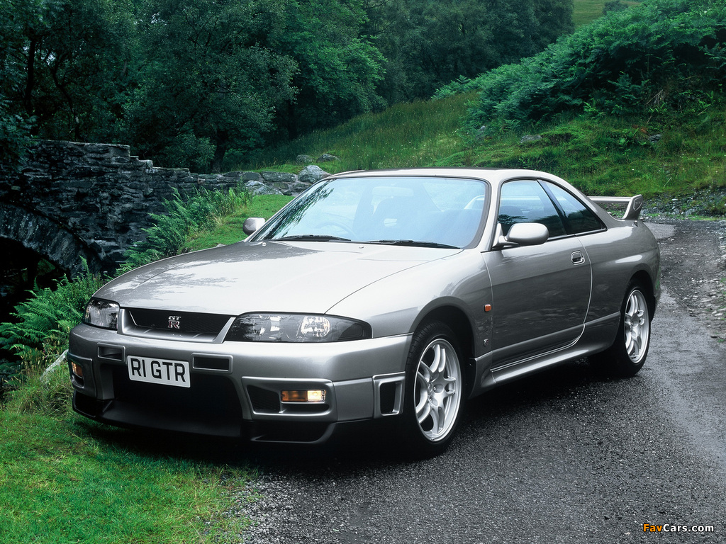 Nissan Skyline GT-R V-spec (BCNR33) 1995–98 images (1024 x 768)