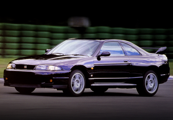Nissan Skyline GT-R (BCNR33) 1995–98 images