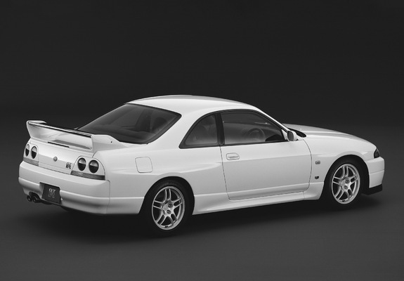 Nissan Skyline GT-R V-spec N1 (BCNR33) 1995–98 photos