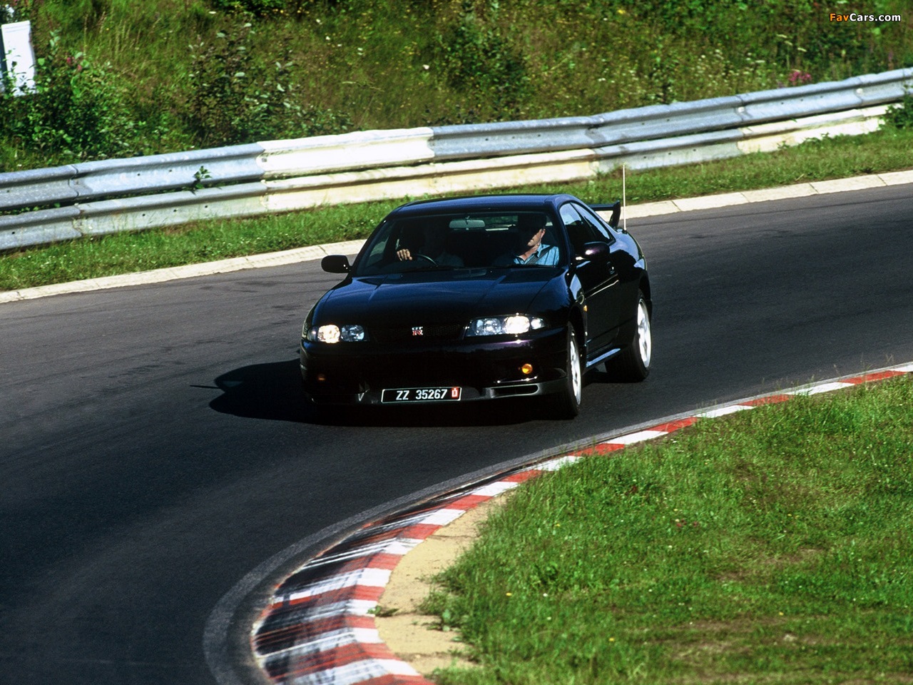 Nissan Skyline GT-R V-spec (BCNR33) 1995–98 pictures (1280 x 960)