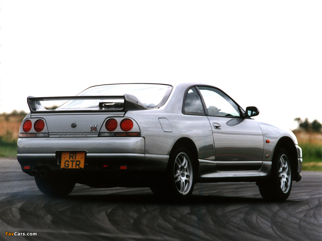 Nissan Skyline GT-R V-spec (BCNR33) 1995–98 pictures (1024 x 768)