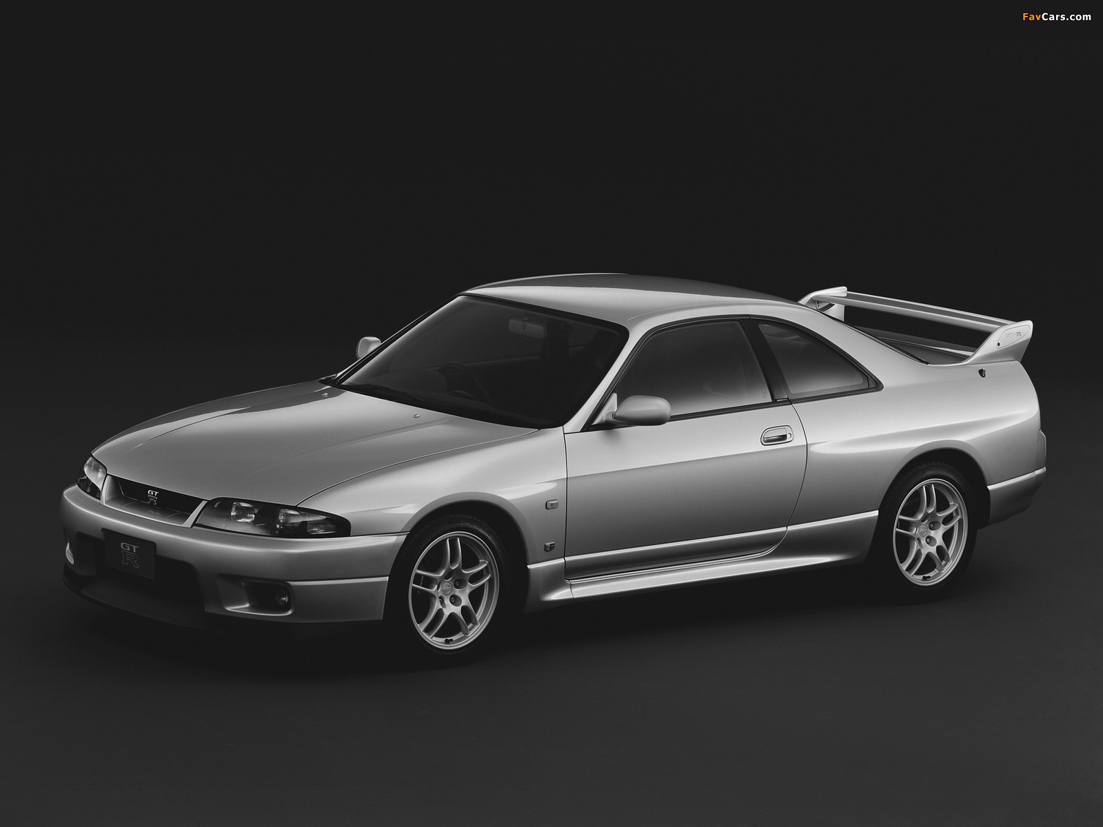 Nissan Skyline GT-R (BCNR33) 1995–98 pictures (1600 x 1200)
