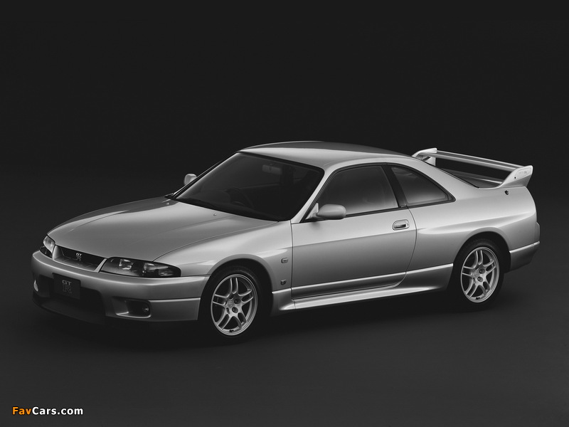 Nissan Skyline GT-R (BCNR33) 1995–98 pictures (800 x 600)