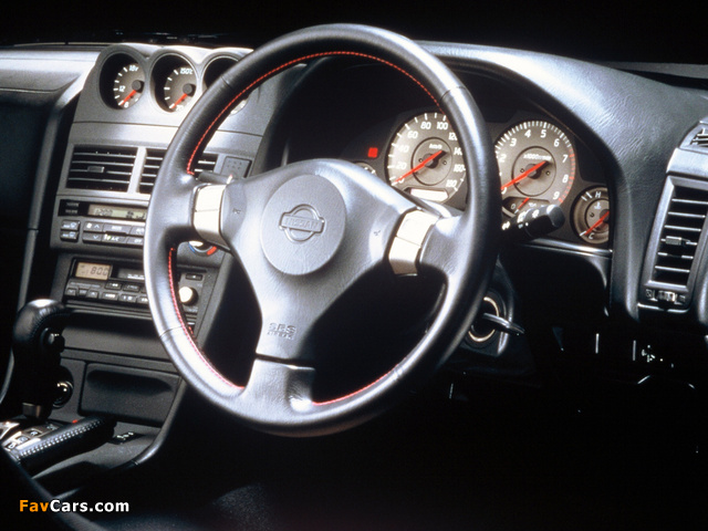 Nissan Skyline GT Sedan (ER34) 1998–2000 photos (640 x 480)