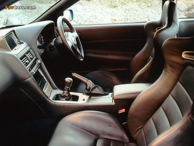 Nissan Skyline GT-R V-spec (BNR34) 1999–2002 images (640 x 480)