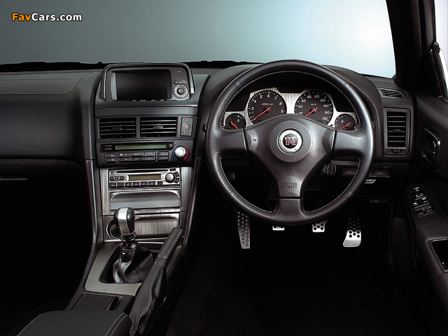 Nissan Skyline GT-R (BNR34) 1999–2002 photos (640 x 480)