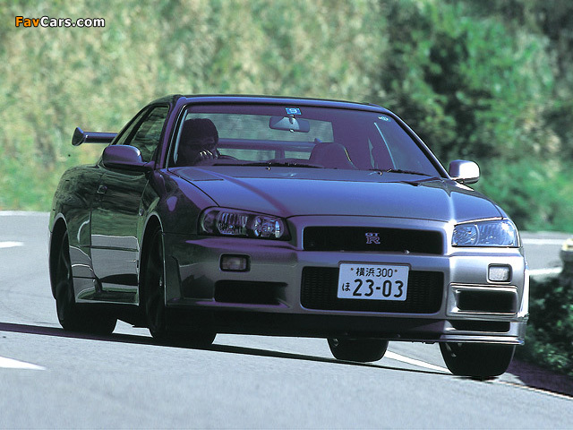 Nissan Skyline GT-R V-spec II (BNR34) 2000–02 images (640 x 480)