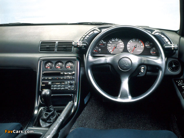 Pictures of Nissan Skyline GT-R (BNR32) 1989–94 (640 x 480)