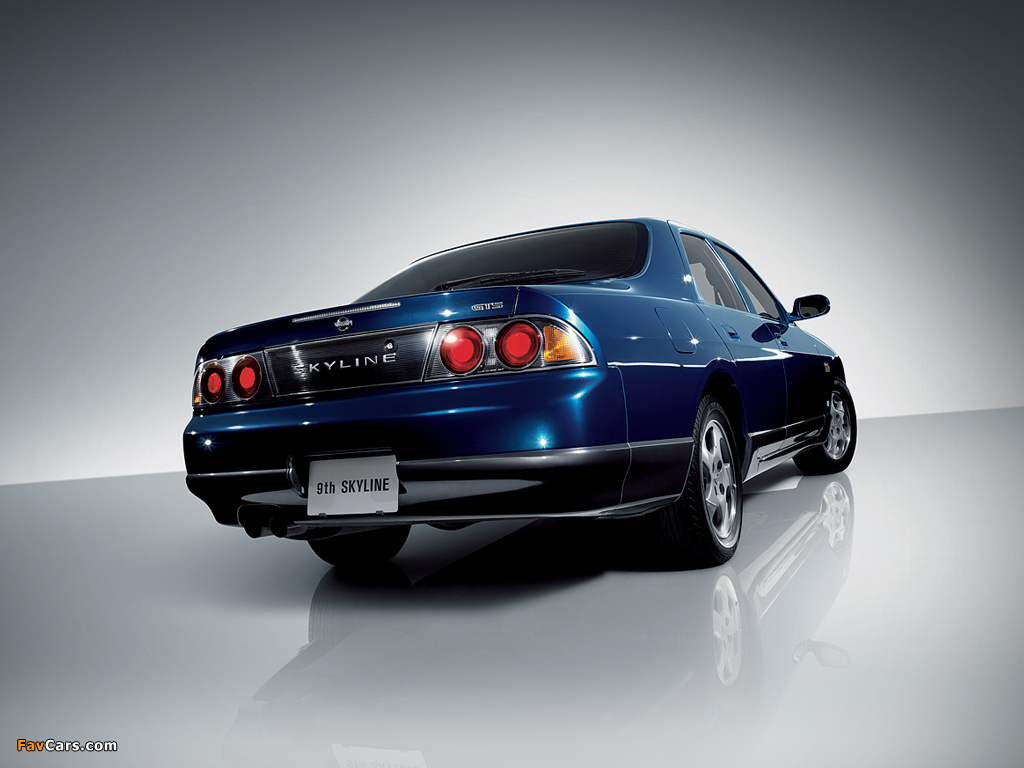 Pictures of Nissan Skyline GTS Sedan (HR33) 1993–98 (1024 x 768)