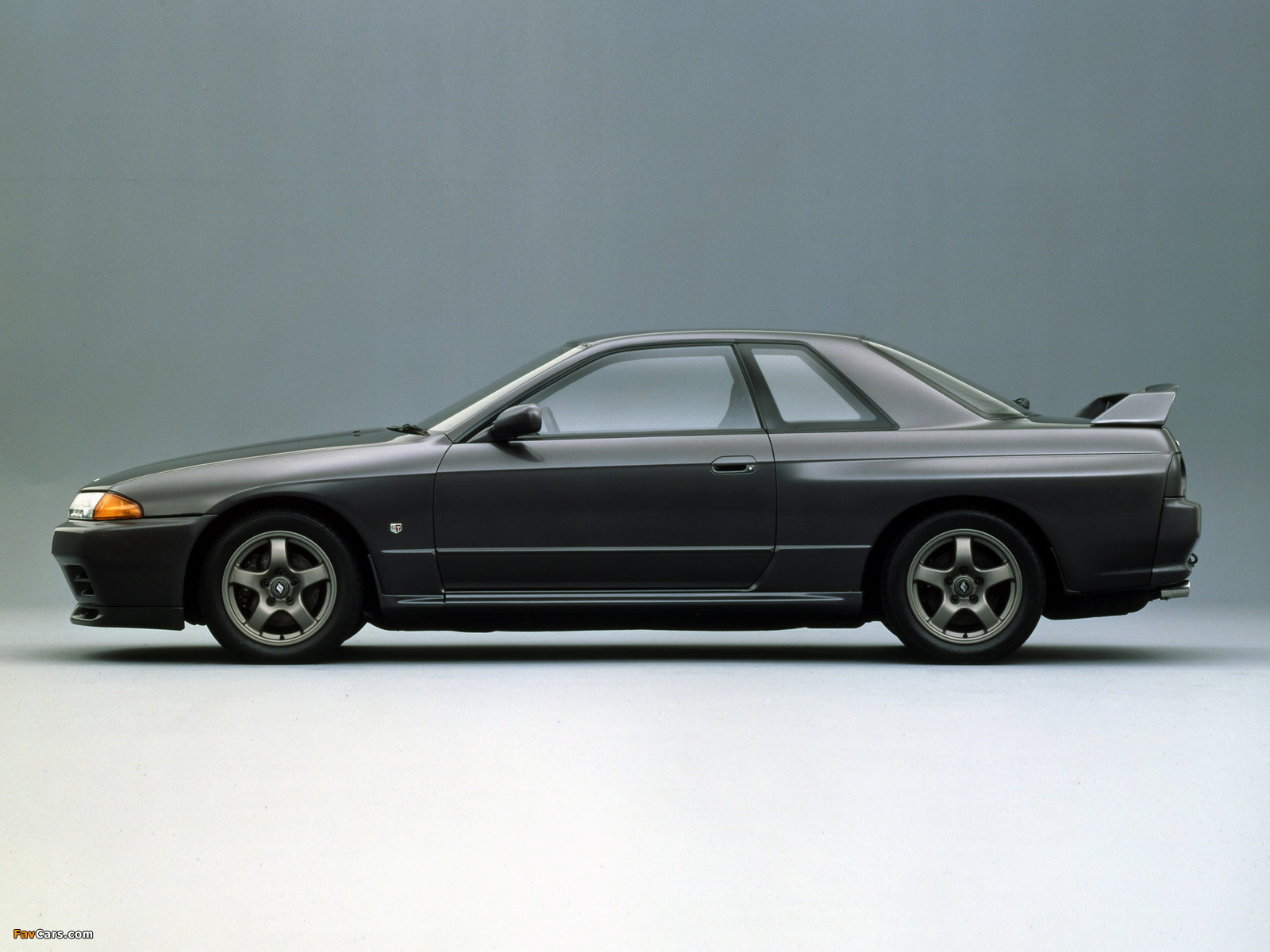Nissan Skyline GT-R (BNR32) 1989–94 wallpapers (1600 x 1200)