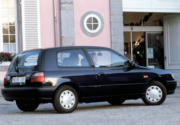 Nissan Sunny 3-door (N14) 1990–95 images