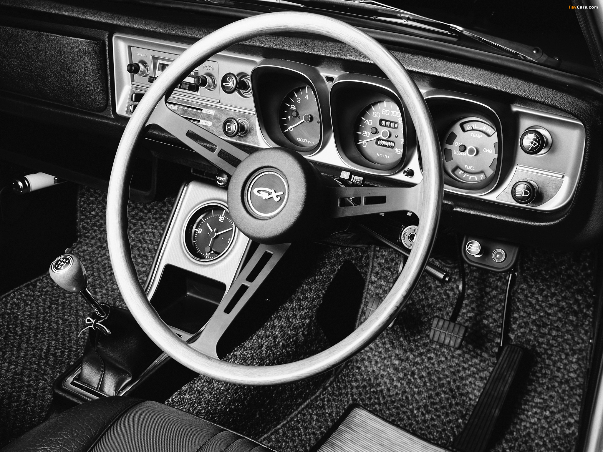 Photos of Datsun Sunny 2-door Sedan (B110) 1970–73 (2048 x 1536)