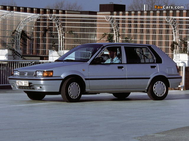 Pictures of Nissan Sunny 5-door Hatchback (N13) 1986–90 (640 x 480)