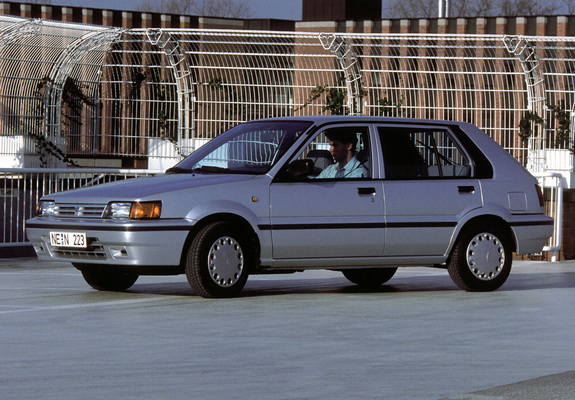 Pictures of Nissan Sunny 5-door Hatchback (N13) 1986–90
