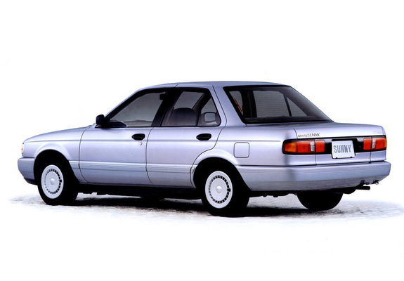 Pictures of Nissan Sunny Sedan (N14) 1990–95