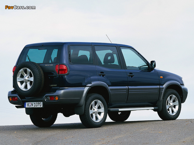 Images of Nissan Terrano II 5-door (R20) 1999–2006 (640 x 480)