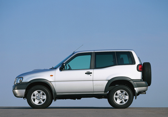 Photos of Nissan Terrano II 3-door (R20) 1999–2006