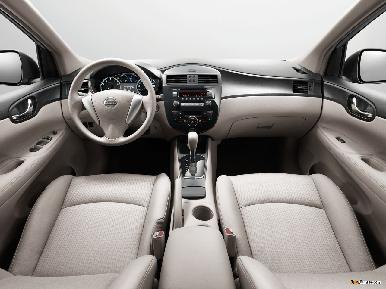 Nissan Tiida Hatchback CN-spec (C12) 2011 images (1280 x 960)