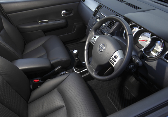 Pictures of Nissan Tiida Hatchback AU-spec (C11) 2010