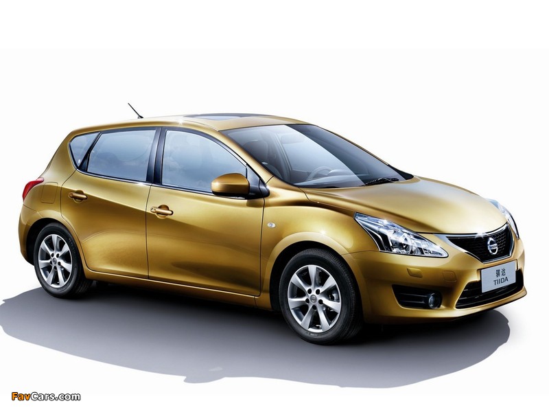 Pictures of Nissan Tiida Hatchback CN-spec (C12) 2011 (800 x 600)