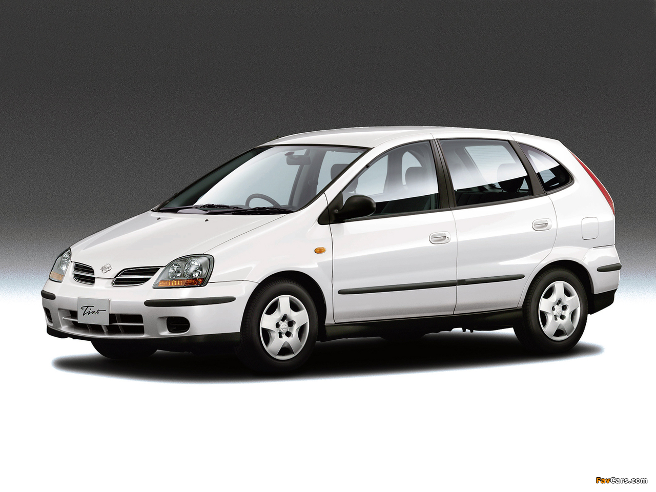 Nissan Tino (V10) 1998–2003 photos (1280 x 960)