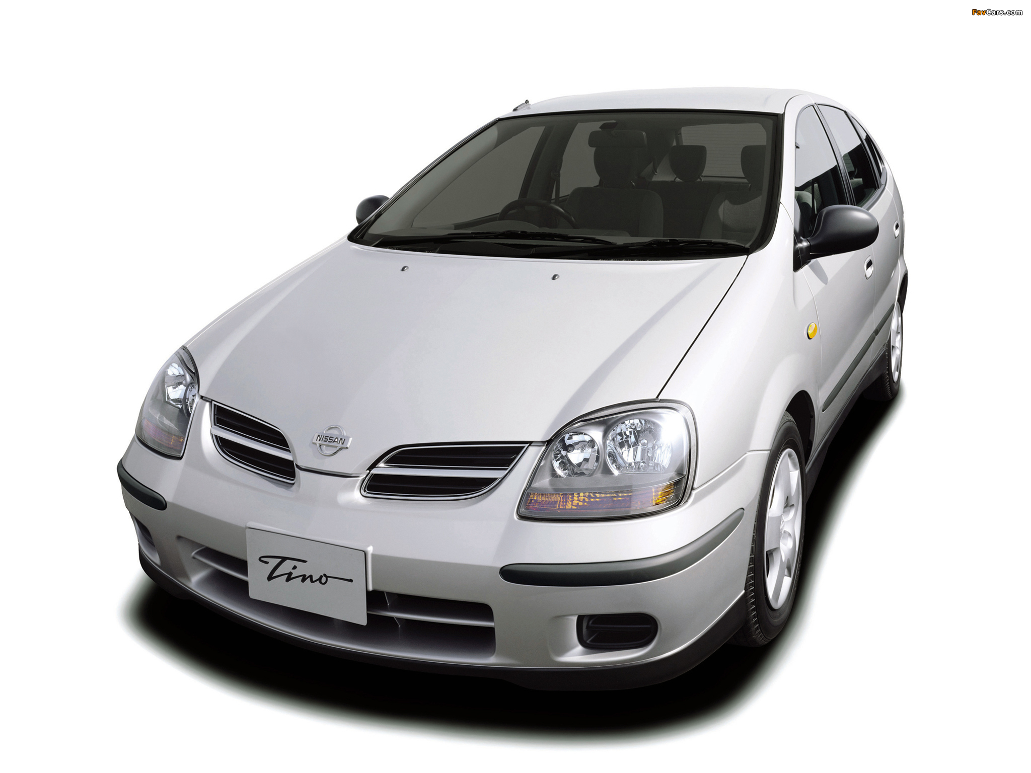 Pictures of Nissan Tino (V10) 1998–2003 (2048 x 1536)