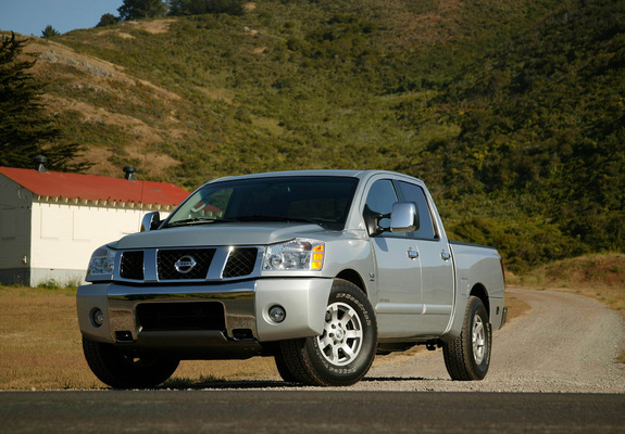 Pictures of Nissan Titan Crew Cab 2004–07