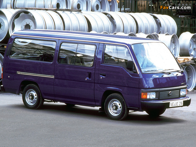 Nissan Urvan (E24) 1986–95 pictures (640 x 480)