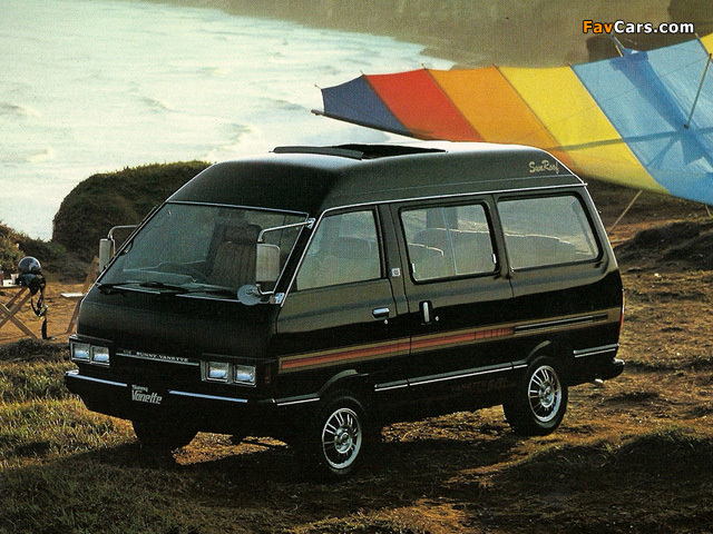 Nissan Sunny Vanette Coach Sun Roof (GC120) 1982–86 photos (640 x 480)