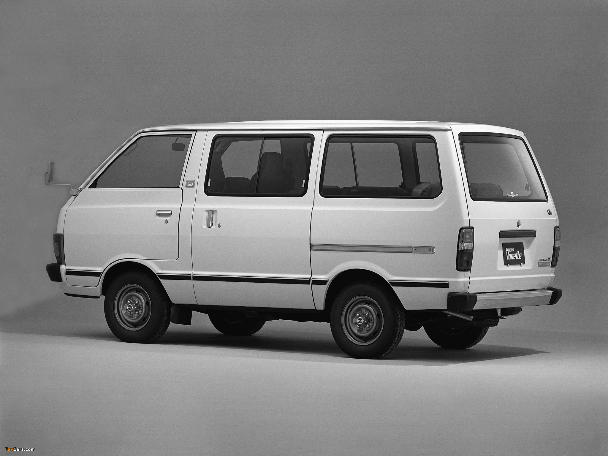 Photos of Nissan Sunny Vanette Coach (C120) 1978–85 (2048 x 1536)