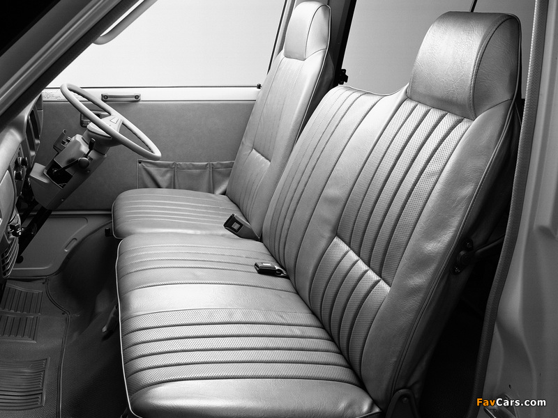 Photos of Nissan Sunny Vanette Coach (C120) 1978–85 (800 x 600)