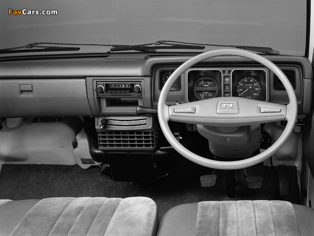 Pictures of Nissan Sunny Vanette Coach (C120) 1978–85 (640 x 480)