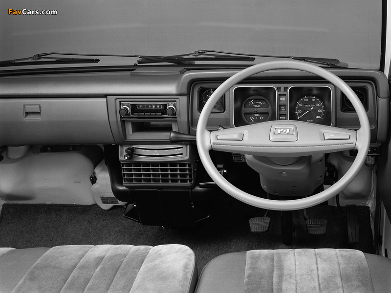 Pictures of Nissan Sunny Vanette Coach (C120) 1978–85 (800 x 600)