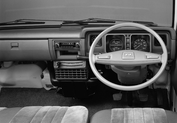Pictures of Nissan Sunny Vanette Coach (C120) 1978–85